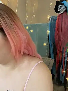 KellyMoors online show from 30, 10, 2025