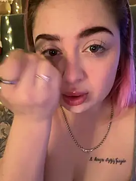 KellyMoors online show from 6, 2, 2026