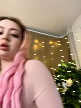 KellyMoors online show from 8, 11, 2025