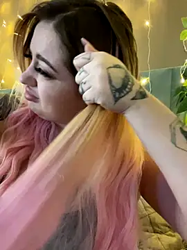 KellyMoors online show from 16, 11, 2025