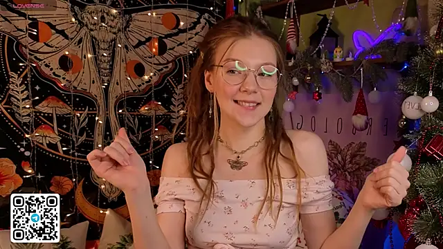 lyra thenymph online show from 19, 12, 2025