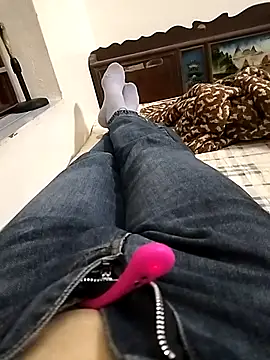 Lili 2love online show from 4, 11, 2025