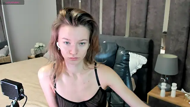 EvaToniz online show from 31, 10, 2025