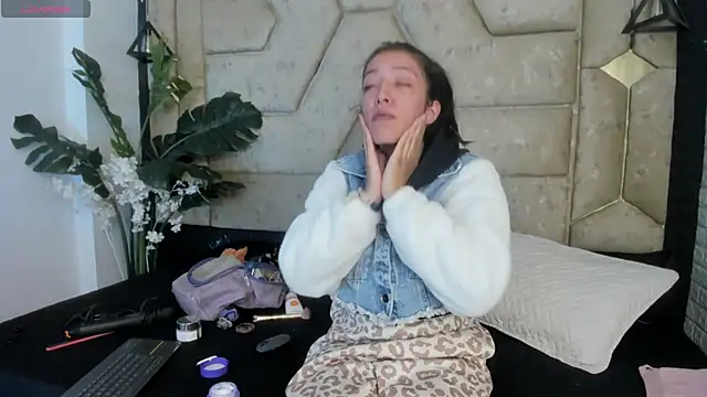 Julieta Slav3 online show from 6, 5, 2026