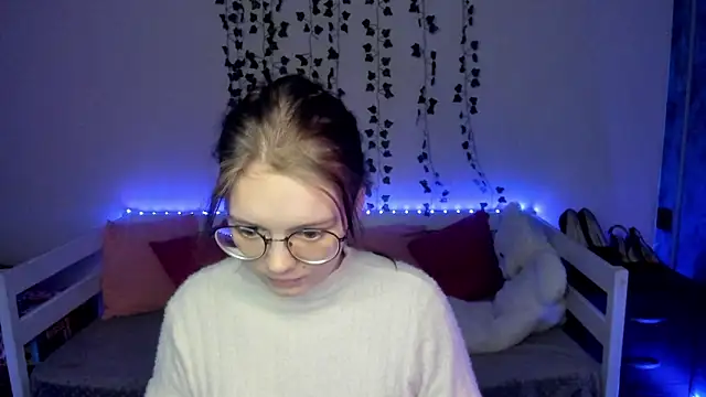 shy elina01 online show from 18, 10, 2025