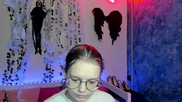 shy elina01 online show from 30, 10, 2025