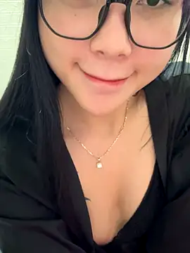 Linh5790 online show from 4, 11, 2025