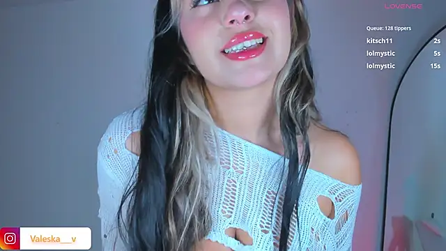 Snapshot of valeska__V chatting on 2, 11, 2025 valeska V online show from 2, 11, 2025