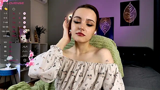 ElizabethMilller  online show from 1, 11, 2025