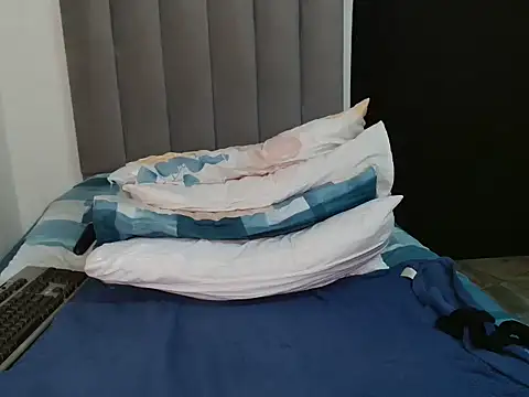 Sex bomb30 online show from 30, 10, 2025