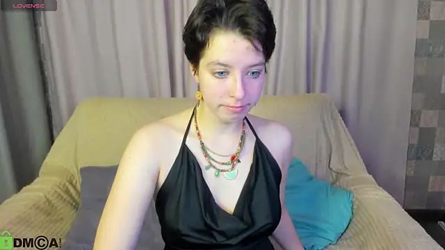 Sara Frayer online show from 17, 11, 2025