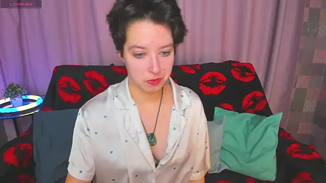 Sara Frayer online show from 27, 11, 2025