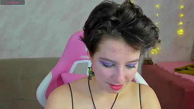 Sara Frayer online show from 22, 12, 2025