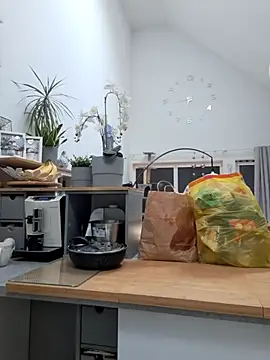 Snapshot of Vintermelon2 chatting on 19, 2, 2026 Vintermelon2 online show from 19, 2, 2026