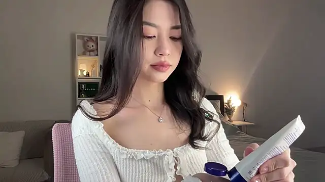 yourlittlesunrise  online show from 27, 11, 2025