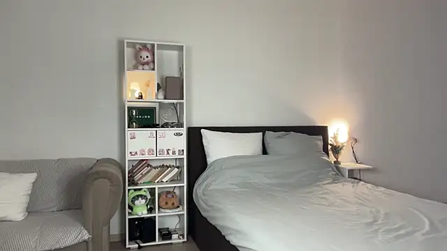 yourlittlesunrise  online show from 28, 11, 2025