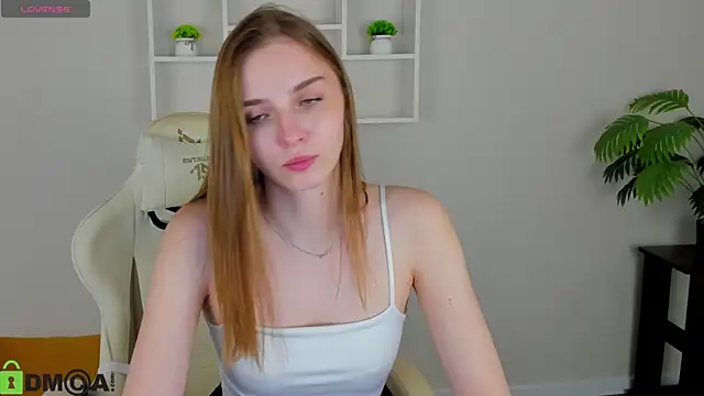 L1na Reeds online show from 15, 10, 2025