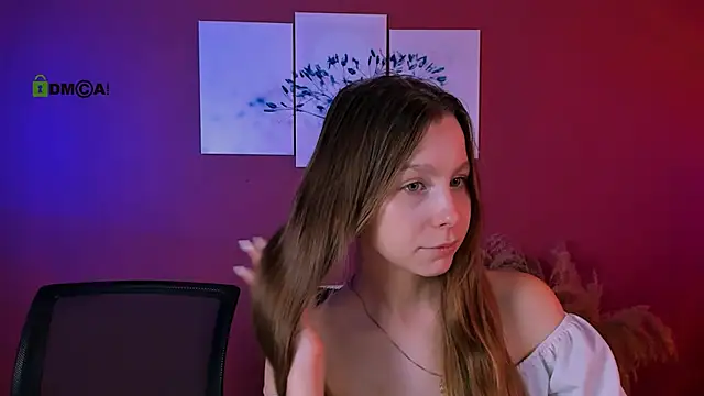 esme moore  online show from 12, 11, 2025