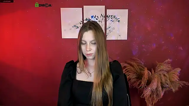 esme moore  online show from 11, 10, 2025