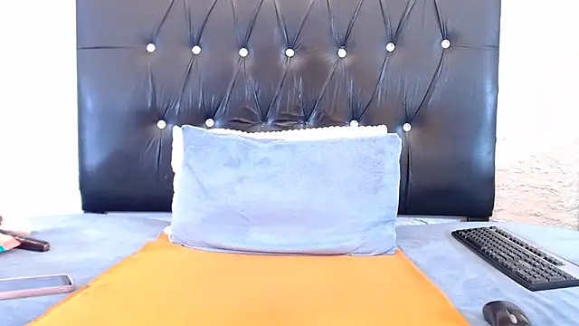 LadyBear2002 online show from 27, 3, 2026