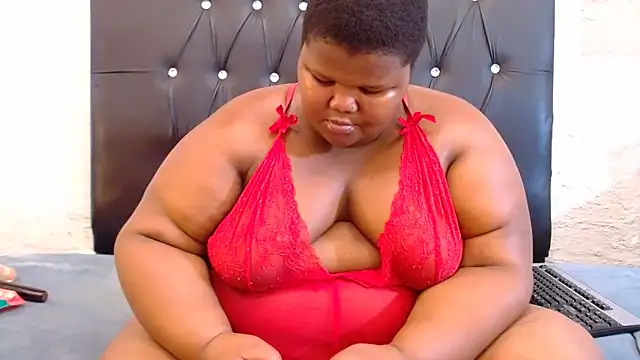 LadyBear2002 online show from 25, 3, 2026