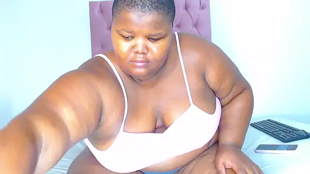 LadyBear2002 online show from 9, 1, 2026