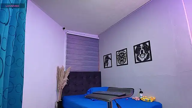 Nikki Vesper online show from 18, 4, 2026