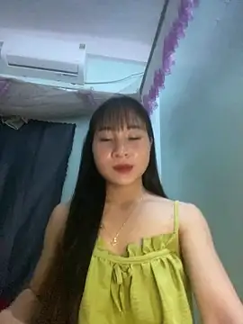 Snapshot of banlinh004 chatting on 5, 5, 2026 banlinh004 online show from 5, 5, 2026
