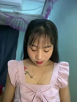 Snapshot of banlinh004 chatting on 3, 5, 2026 banlinh004 online show from 3, 5, 2026