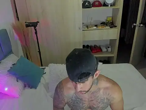 Dammianmiller online show from 25, 7, 2026