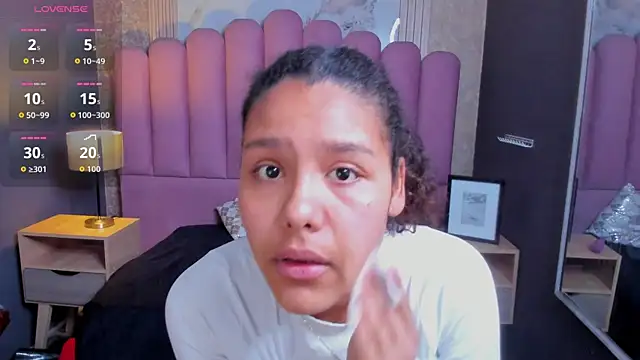 AriaVega online show from 5, 12, 2025