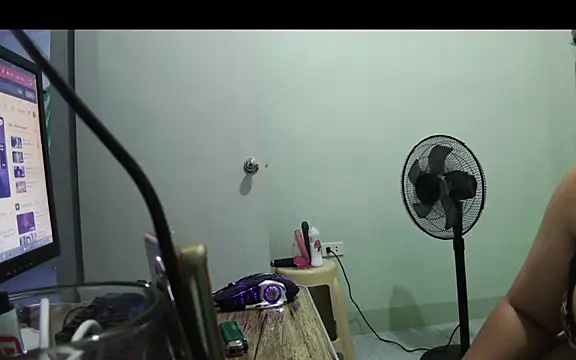 Snapshot of TeaseNPlease_13 chatting on 16, 11, 2025 TeaseNPlease 13 online show from 16, 11, 2025