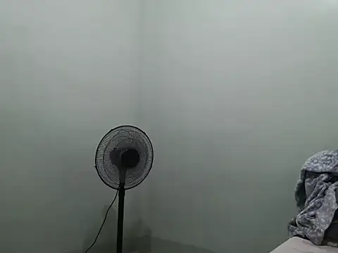 Snapshot of TeaseNPlease_13 chatting on 25, 10, 2025 TeaseNPlease 13 online show from 25, 10, 2025