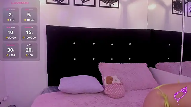 Haiily Baeker online show from 6, 11, 2025