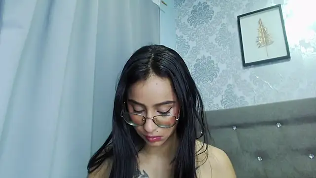 Alana Martinez  online show from 19, 4, 2026