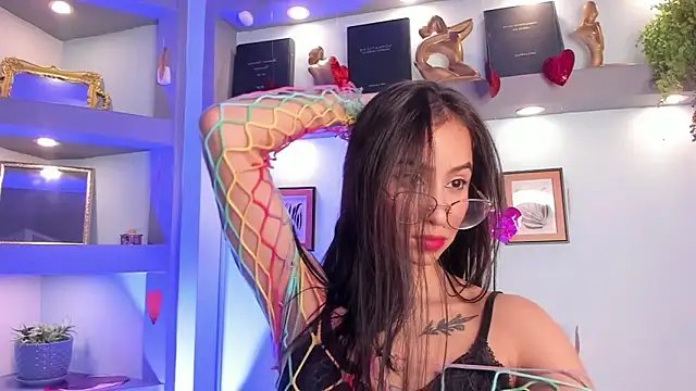 Alana Martinez  online show from 28, 2, 2026