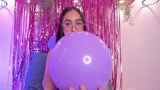 Alana Martinez  online show from 29, 11, 2025