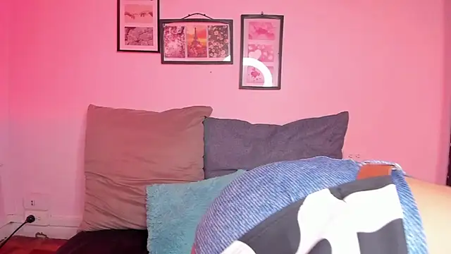 Alana Martinez  online show from 31, 10, 2025