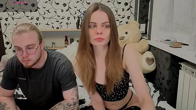 xAlisontiny online show from 10, 4, 2026