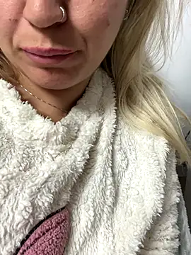 Daiana Andra online show from 6, 10, 2025