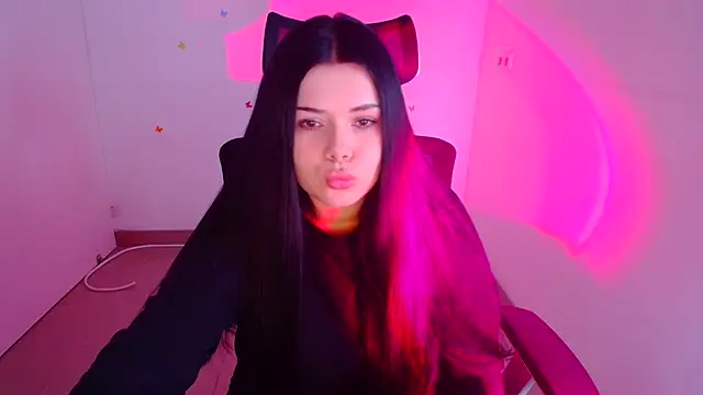 Mona Esty online show from 10, 10, 2025