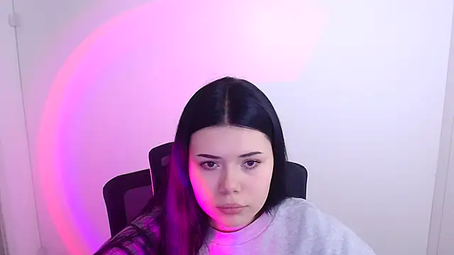 Mona Esty online show from 9, 10, 2025