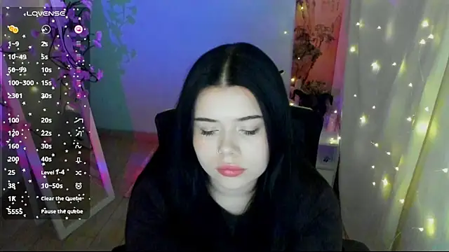 Mona Esty online show from 4, 7, 2026
