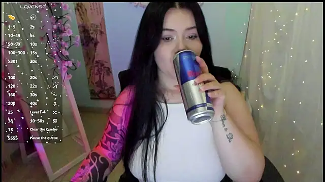 Mona Esty online show from 9, 4, 2026