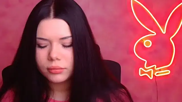 Mona Esty online show from 4, 12, 2025