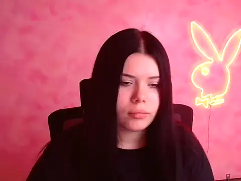 Mona Esty online show from 28, 11, 2025