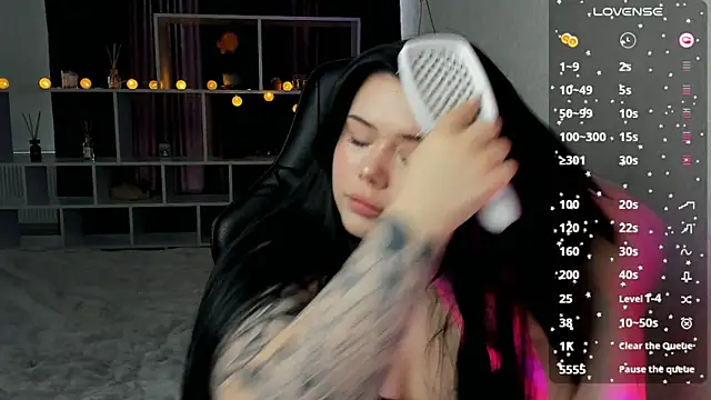 Mona Esty online show from 8, 6, 2026