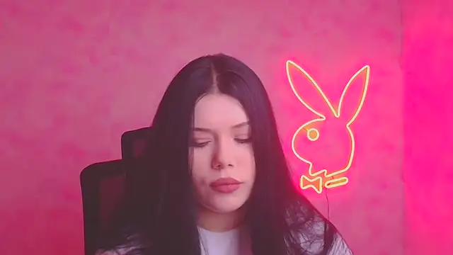 Mona Esty online show from 11, 11, 2025