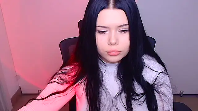 Mona Esty online show from 4, 10, 2025