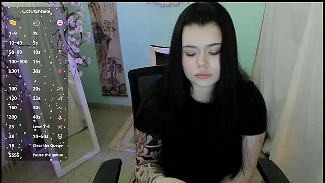 Mona Esty online show from 4, 4, 2026